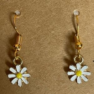 Daisy earrings